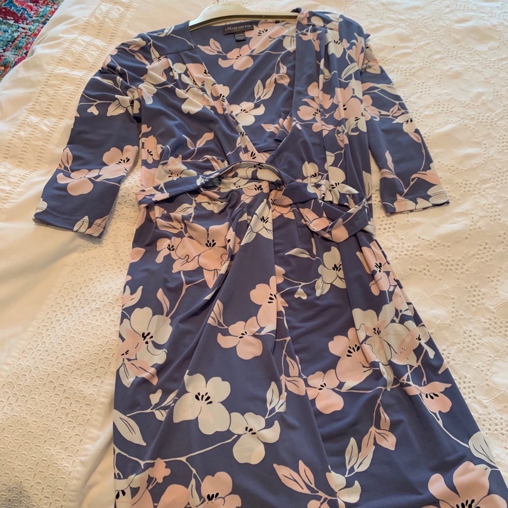 A pea in the pod blue floral maternity wrap dress